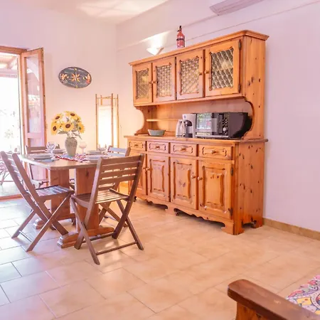 Domo Diana Tatil Evi San Teodoro (Sardinia)